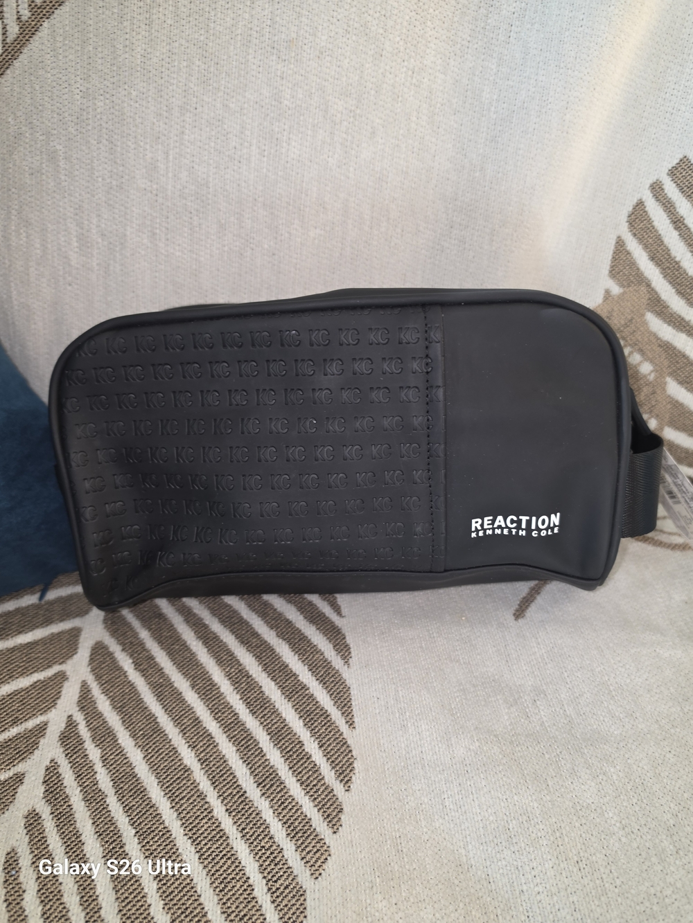 Kenneth Cole Reaction Black Men’s Travel Dopp Kit